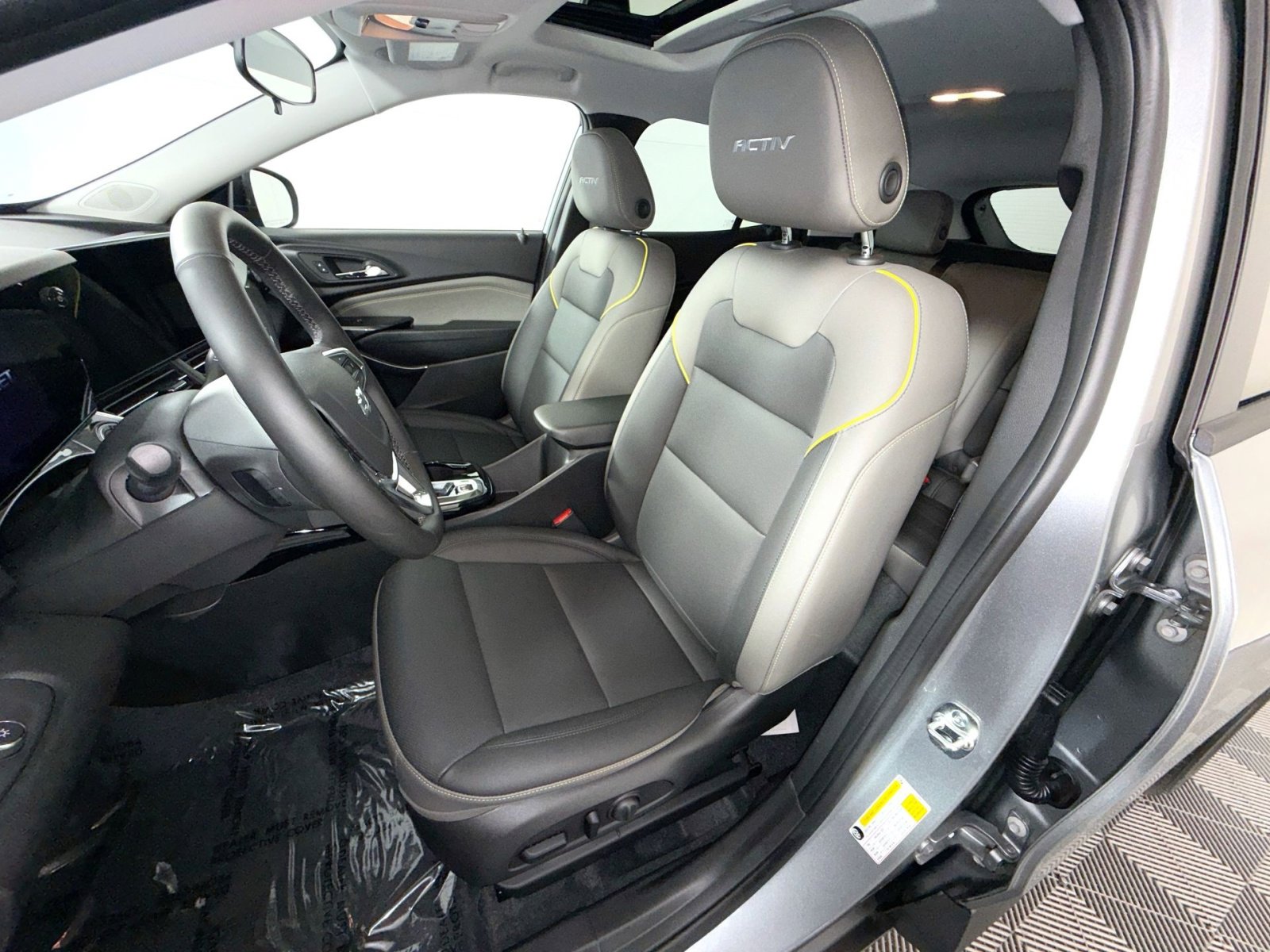 Used 2026 Chevrolet Trax ACTIV w/ Sunroof Package FWD image 13