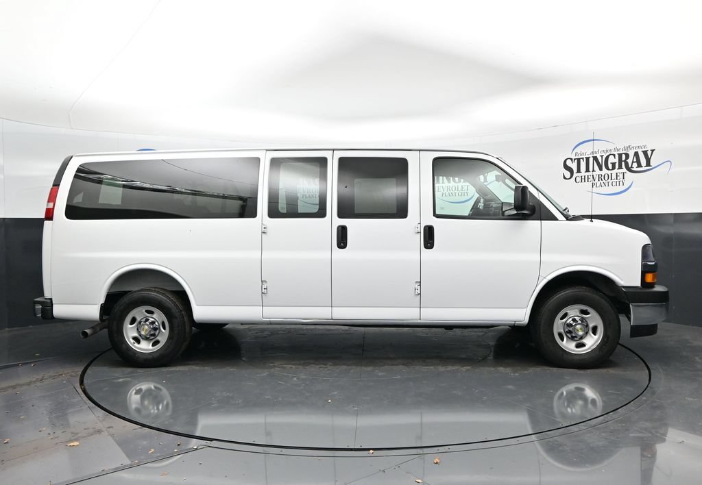 Used 2025 Chevrolet Express 3500 LT w/ LT Preferred Equipment Group RWD image 8