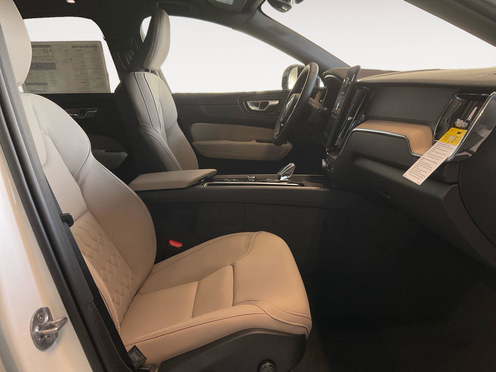 New 2026 Volvo XC60 B5 Plus w/ Protection Package Premier AWD/4WD image 15
