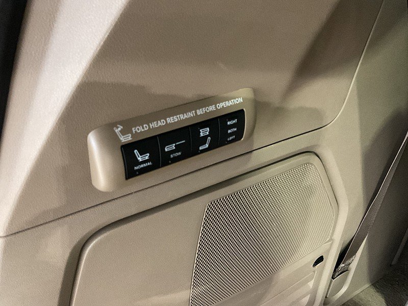 Used 2014 Chrysler Town & Country Limited w/ Luxury Group image 20