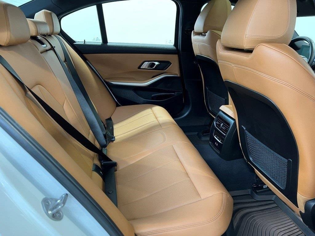 Used 2023 BMW 330i xDrive Sedan w/ Premium Package image 16