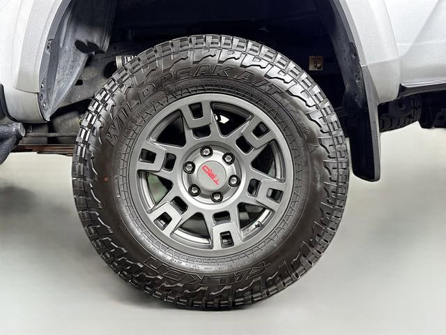 Used 2022 Toyota Tacoma TRD Sport w/ TRD Premium Sport Package AWD/4WD image 33