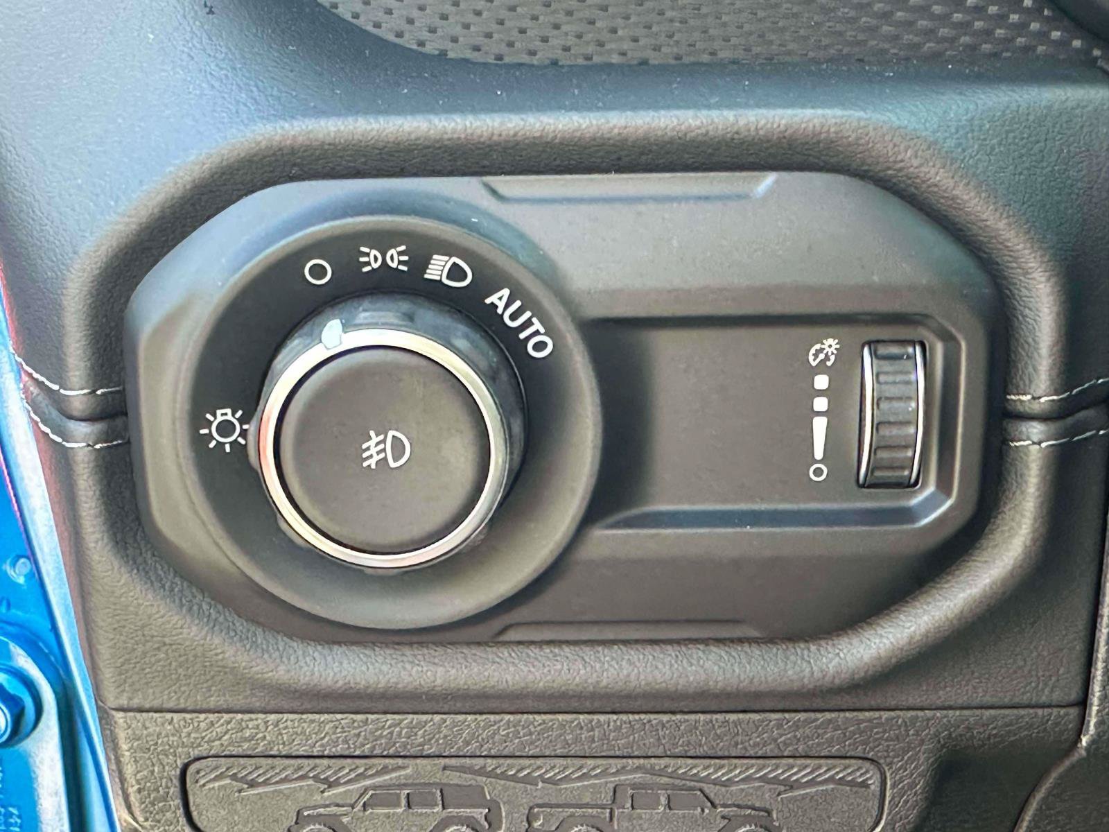 Used 2025 Jeep Wrangler Rubicon AWD/4WD image 15