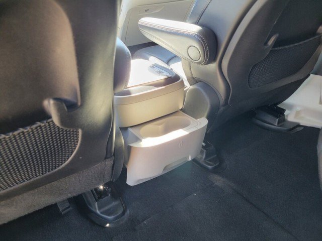 Used 2023 Chrysler Pacifica Touring-L image 34