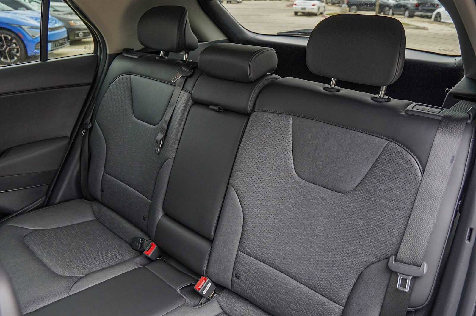 Certified 2024 Kia Niro SX Touring image 32