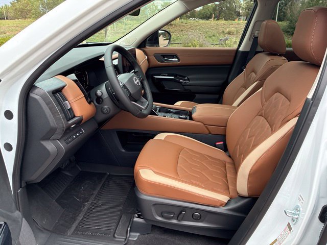 New 2026 Nissan Pathfinder Platinum AWD/4WD image 9