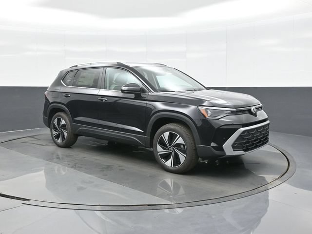 New 2026 Volkswagen Taos SE AWD/4WD image 1