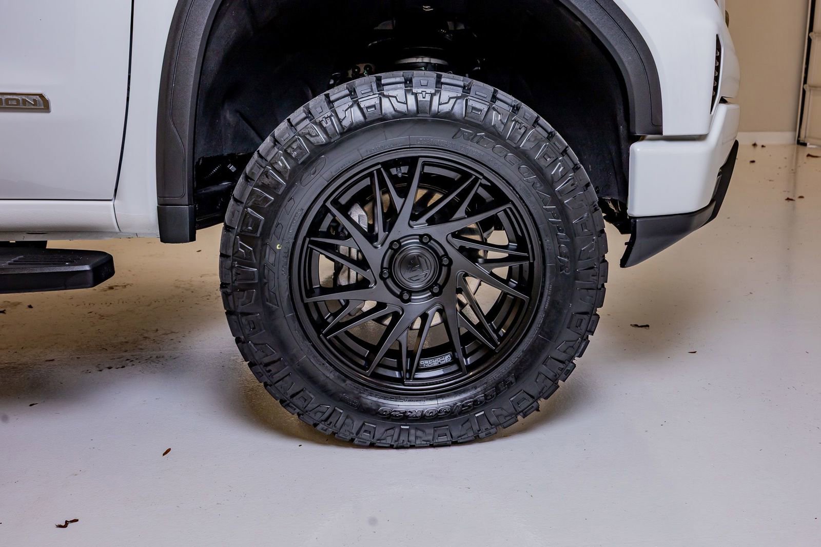 Used 2023 GMC Sierra 1500 Elevation AWD/4WD image 12