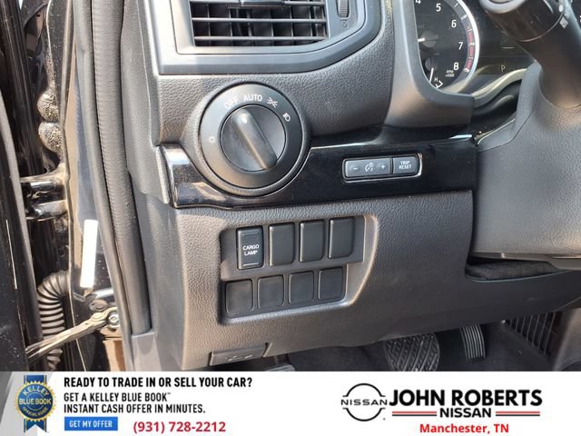 Used 2024 Nissan Titan SV RWD image 28