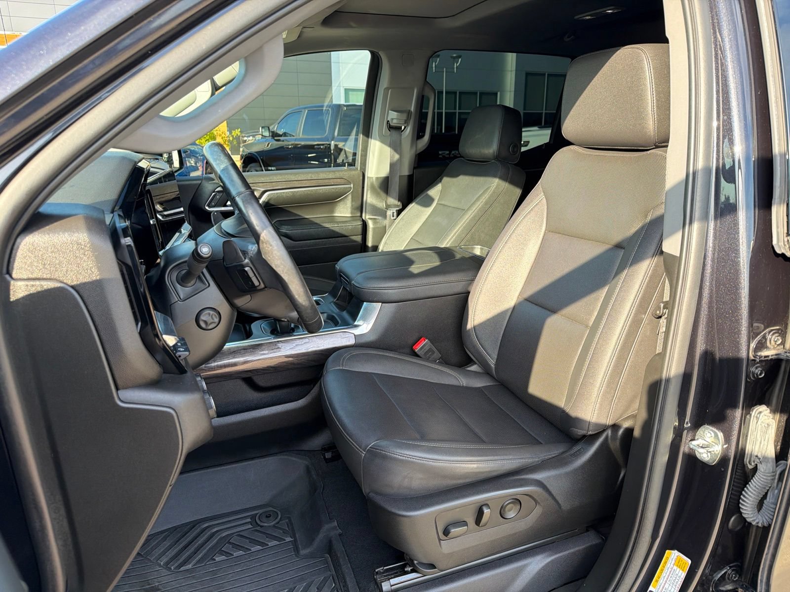 Used 2023 Chevrolet Silverado 1500 LTZ w/ LTZ Premium Texas Edition AWD/4WD image 14