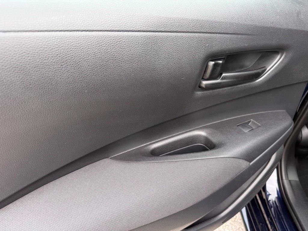 Used 2025 Toyota Corolla LE FWD image 32