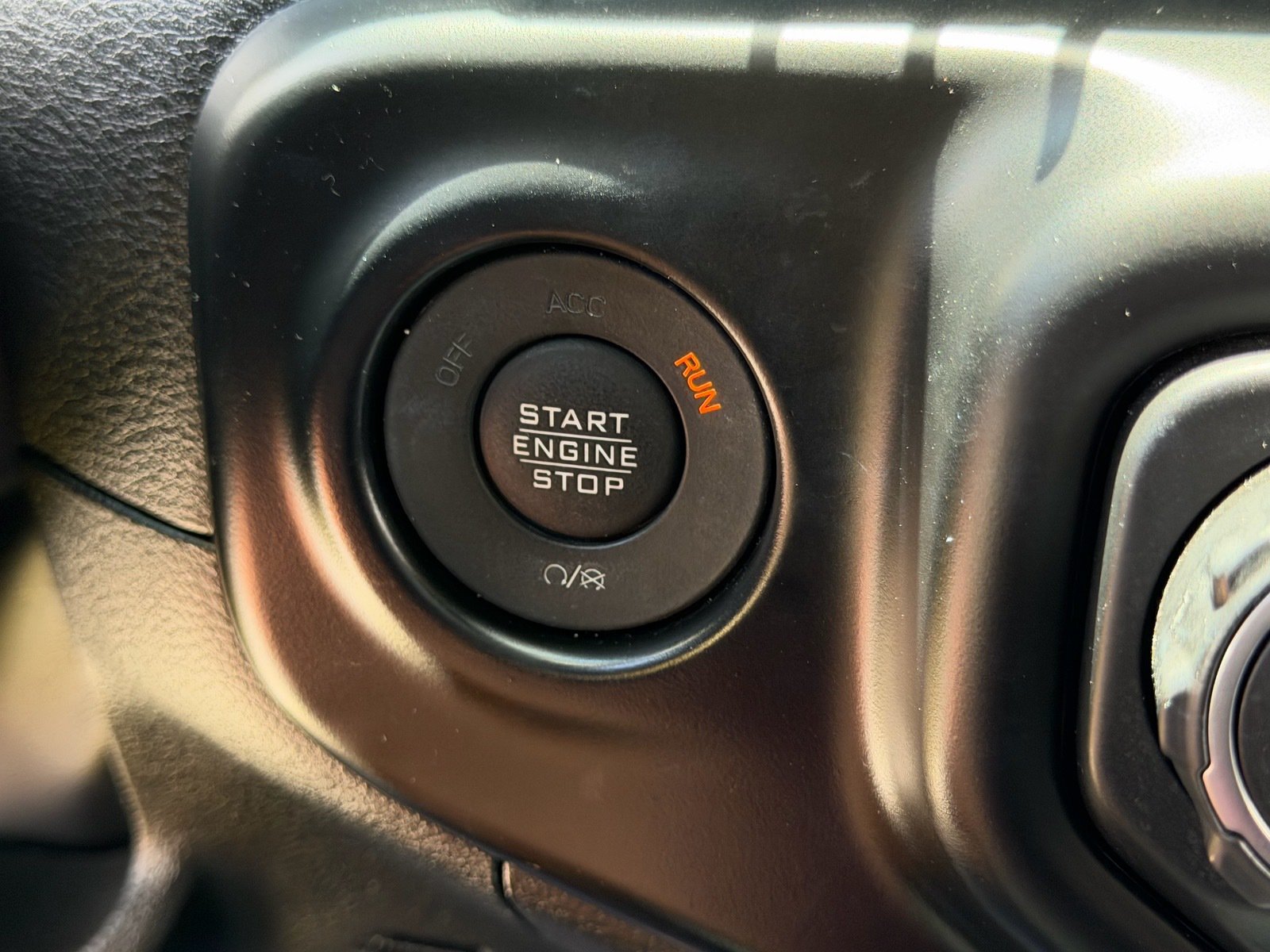 Used 2022 Jeep Wrangler Unlimited Sahara w/ Safety Group AWD/4WD image 31