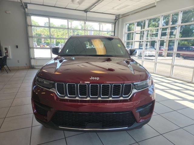 Certified 2024 Jeep Grand Cherokee Laredo X RWD image 2