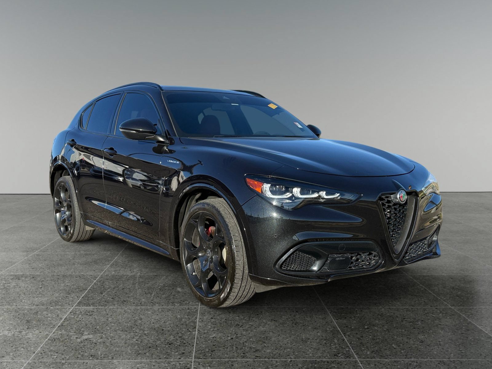Used 2025 Alfa Romeo Stelvio Sprint w/ Veloce Package AWD/4WD image 9