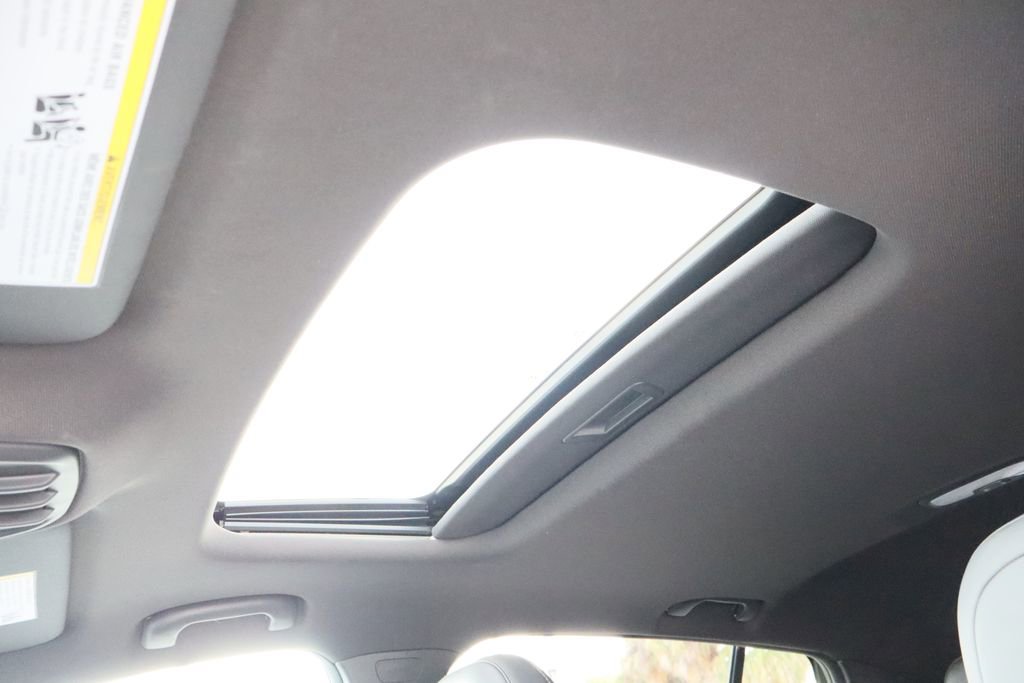 Certified 2025 Buick Envista Avenir FWD image 22