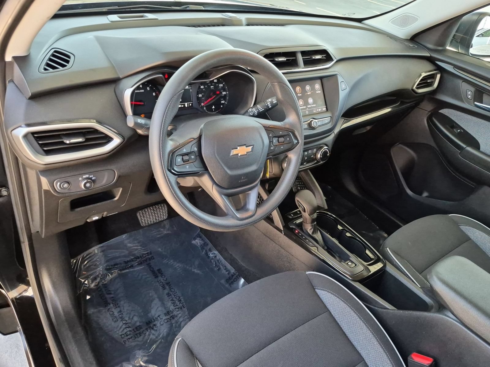 Used 2023 Chevrolet TrailBlazer LS FWD image 12