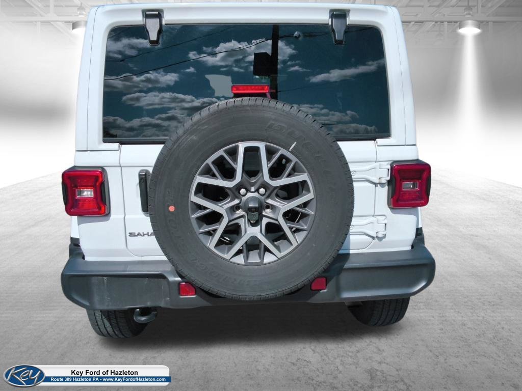Used 2025 Jeep Wrangler Unlimited Sahara AWD/4WD image 10
