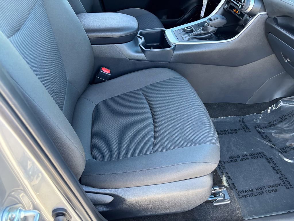 Certified 2025 Toyota RAV4 LE AWD/4WD image 38