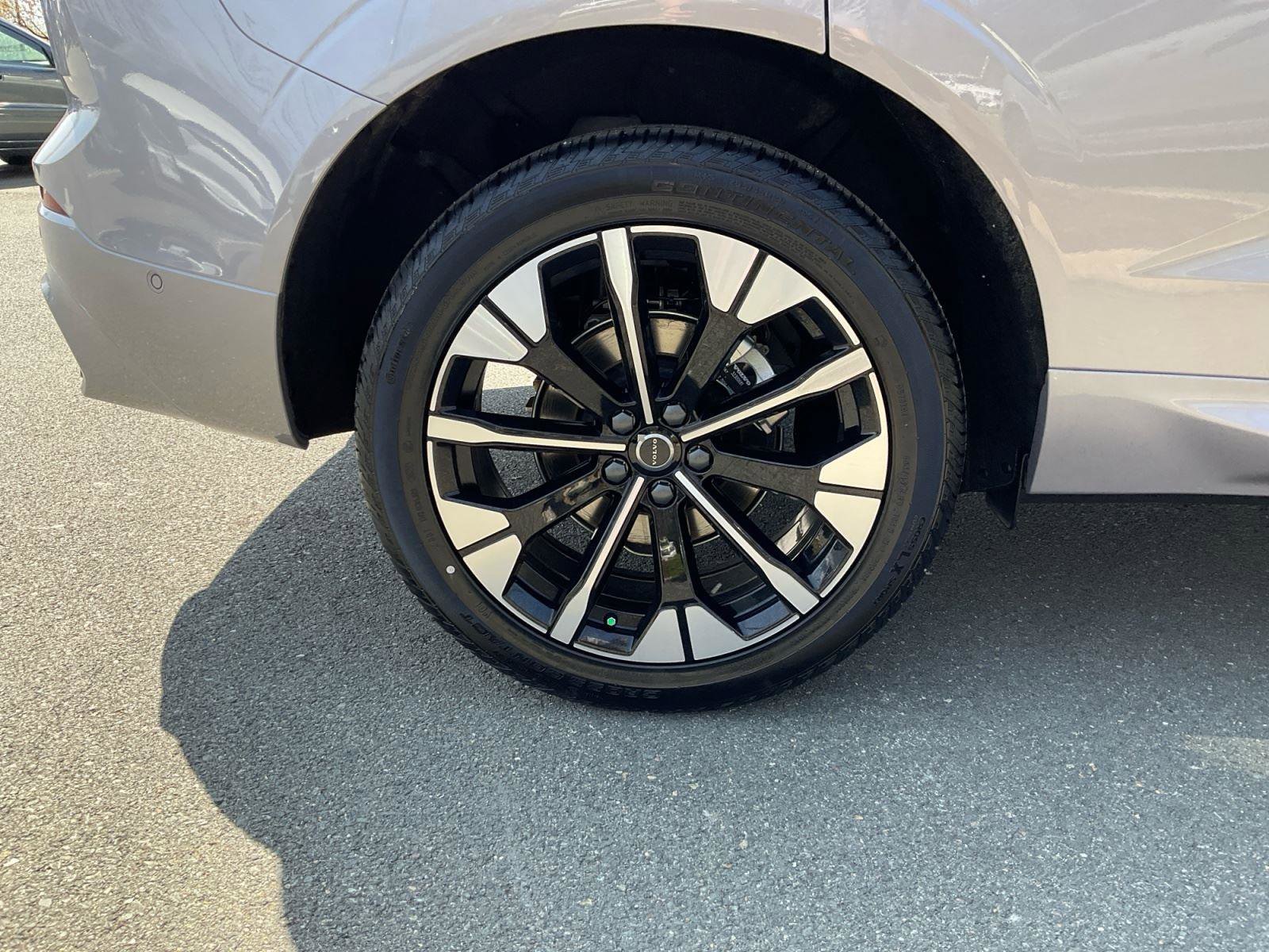 New 2026 Volvo XC60 B5 Plus w/ Climate Package image 16