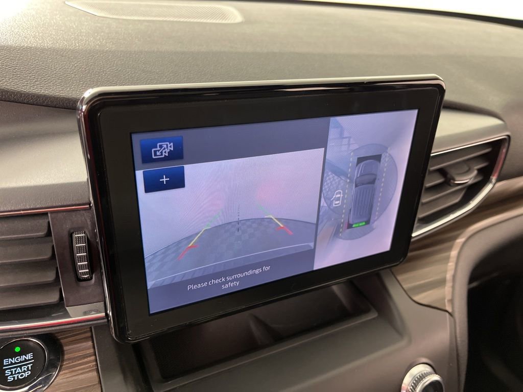 Used 2020 Ford Explorer Limited image 32