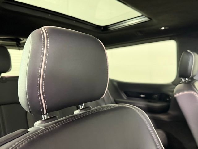 Used 2022 Jeep Grand Wagoneer Series II AWD/4WD image 30