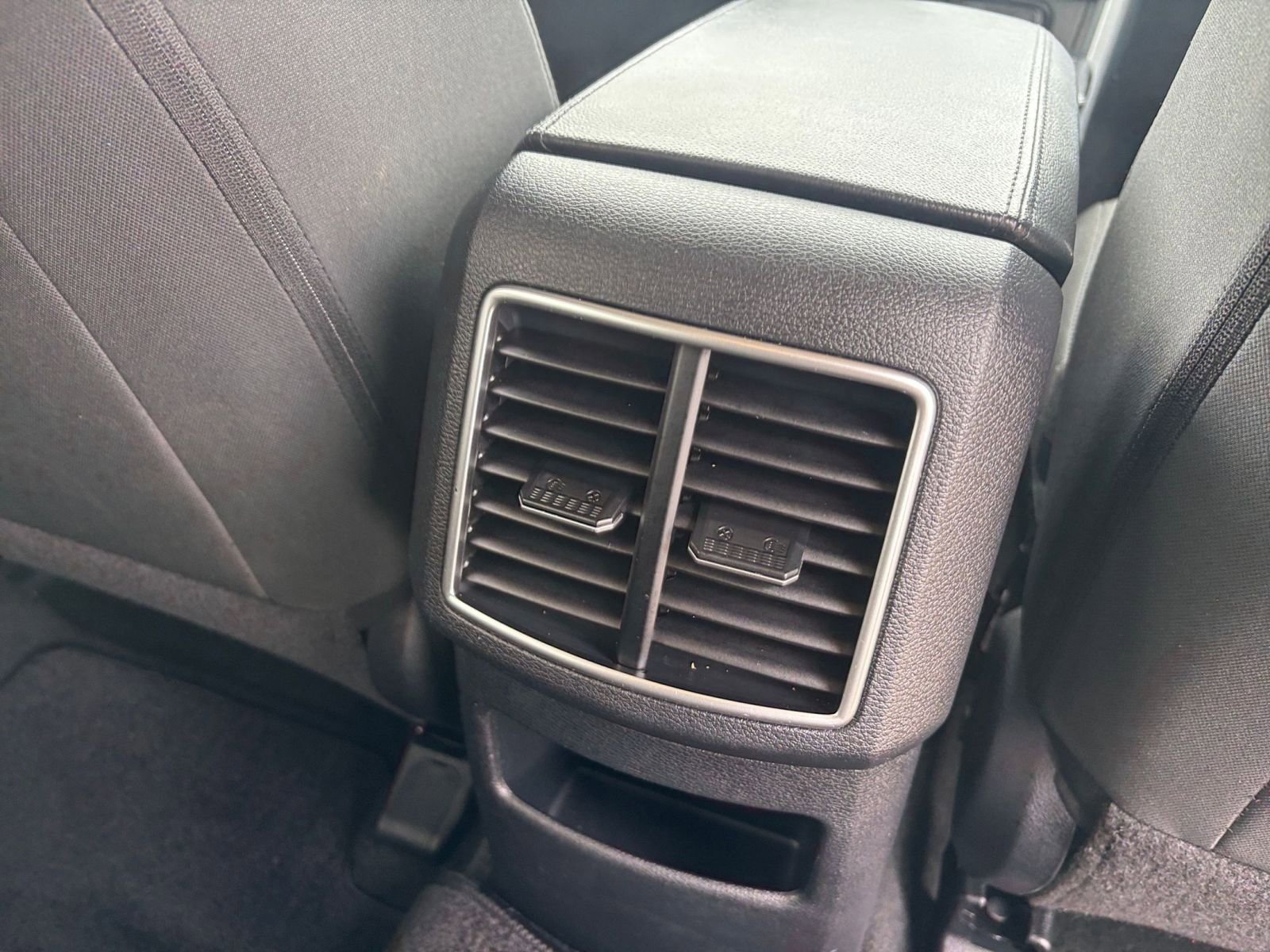 Used 2025 Kia Sportage LX image 22