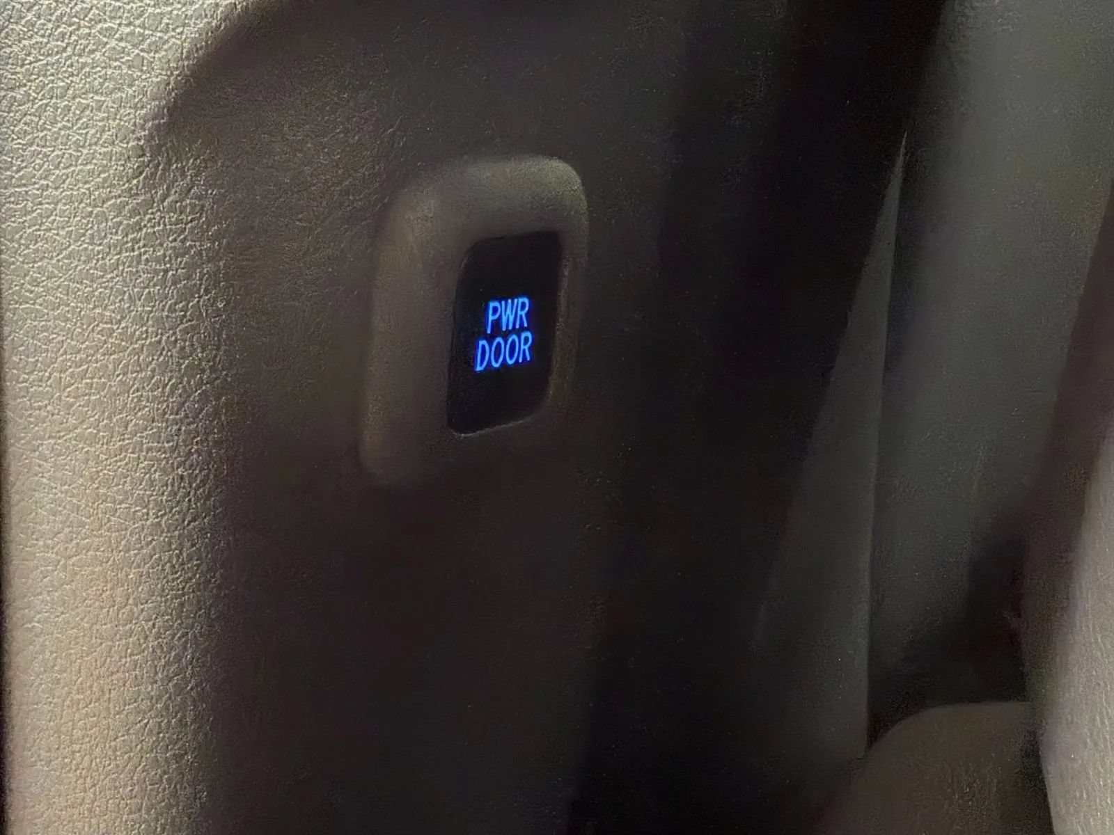 Used 2021 Toyota Sienna XSE AWD/4WD image 31