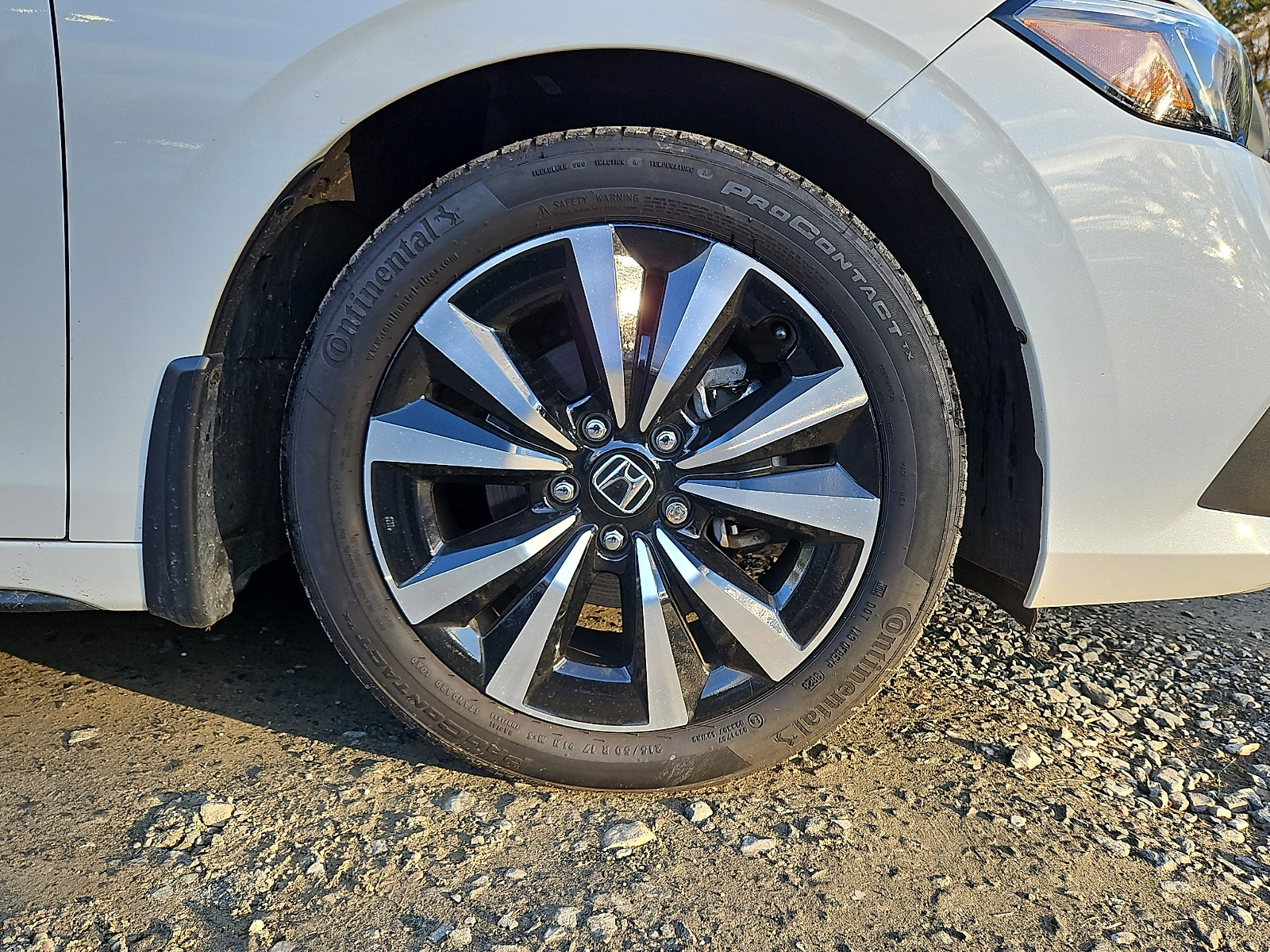 Used 2024 Honda Civic EX-L image 9