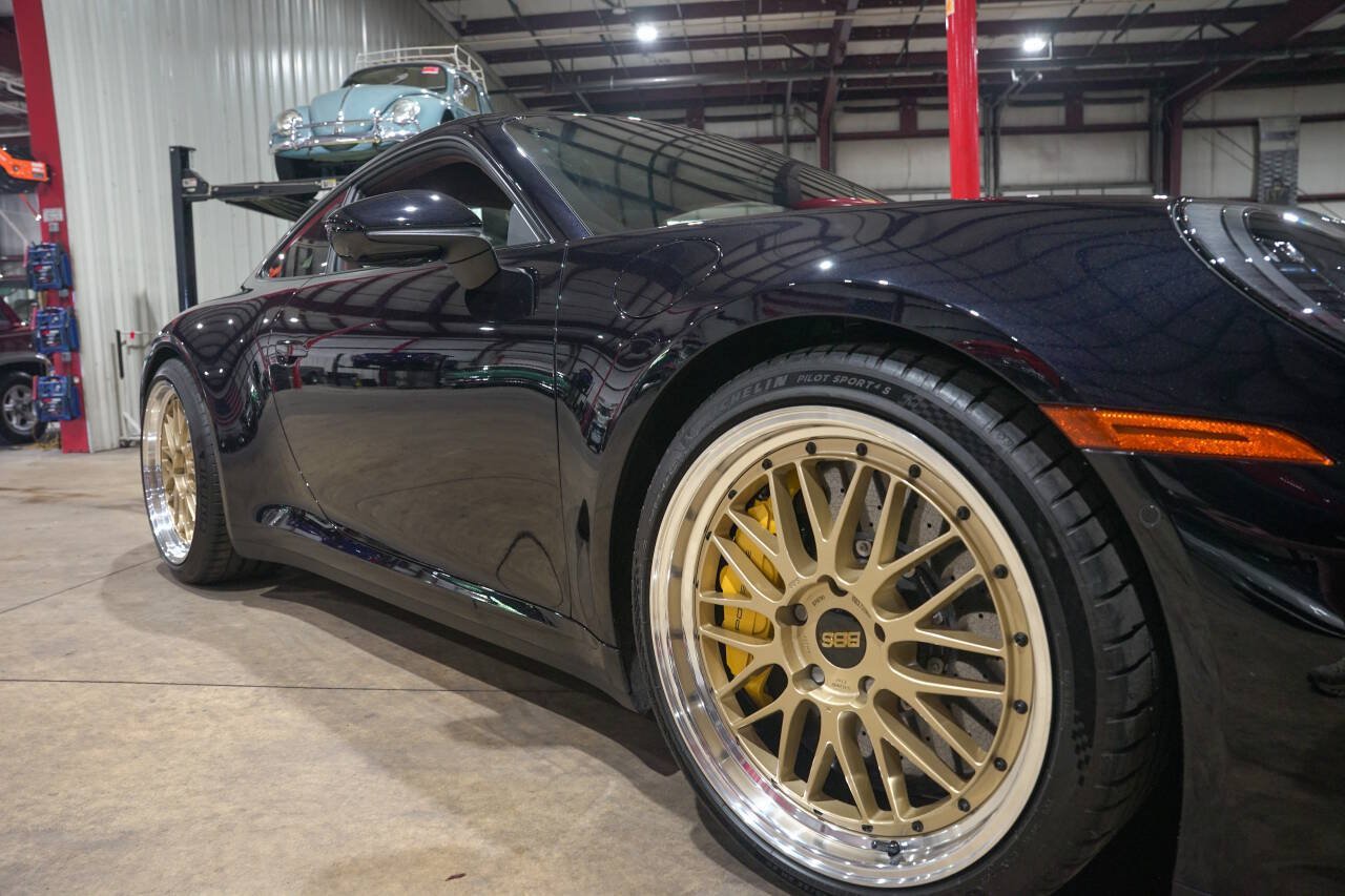 Used 2025 Porsche 911 GTS image 24
