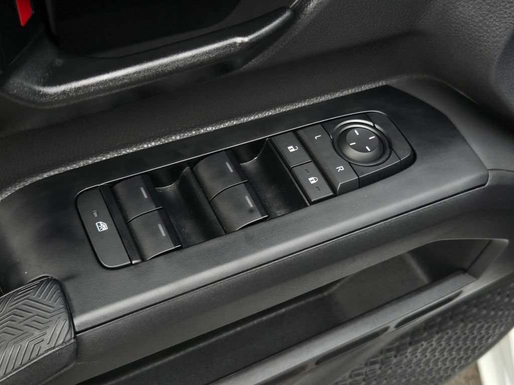 Used 2025 Toyota Tacoma SR5 AWD/4WD image 11