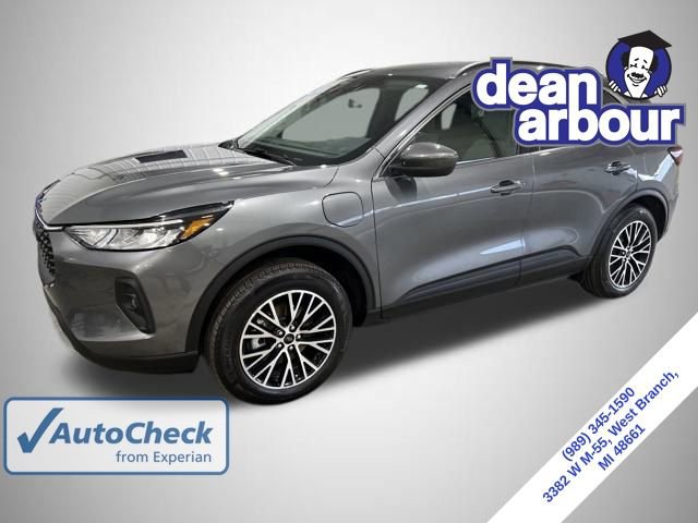 Used 2025 Ford Escape SE w/ Class II Trailer Tow Package