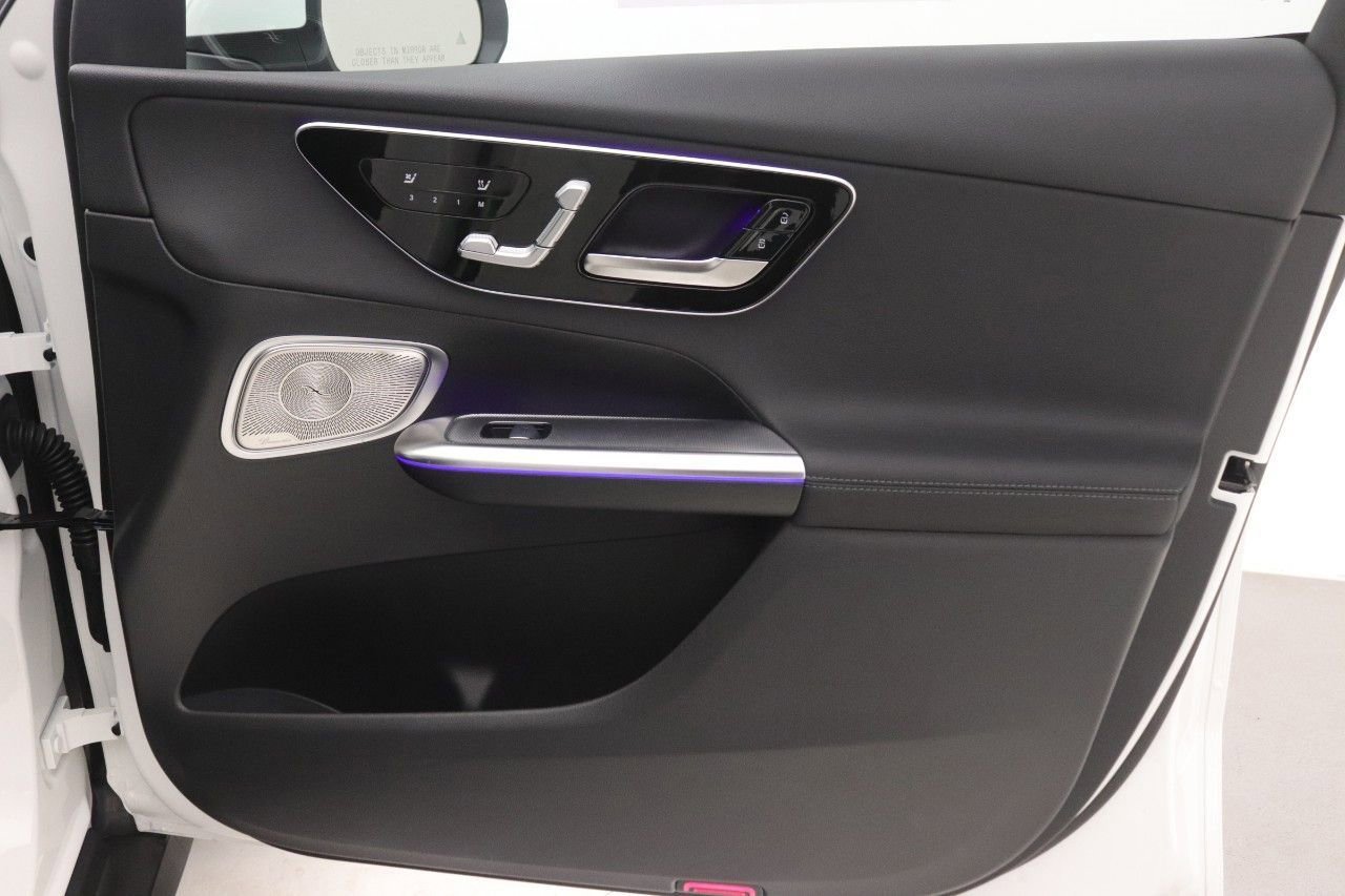 Used 2026 Mercedes-Benz GLC 300 image 24