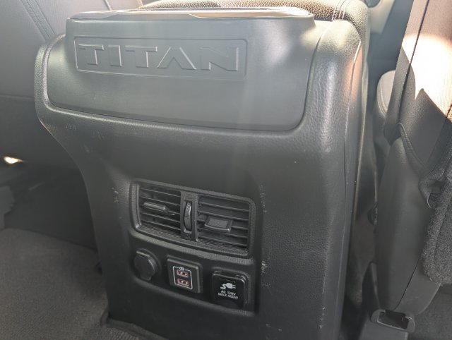 Used 2020 Nissan Titan SV w/ SV Convenience Package RWD image 26