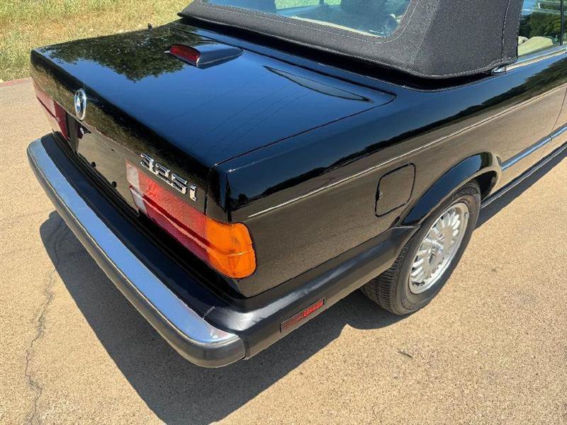 Used 1991 BMW 325i Convertible RWD image 24