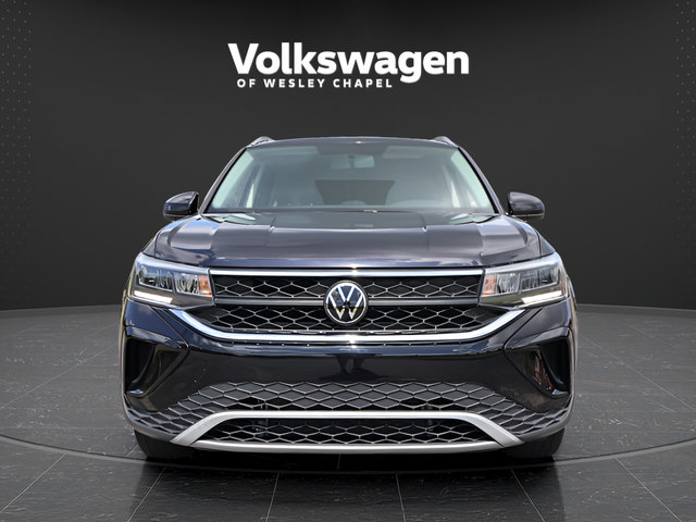 Certified 2022 Volkswagen Taos SE FWD image 3