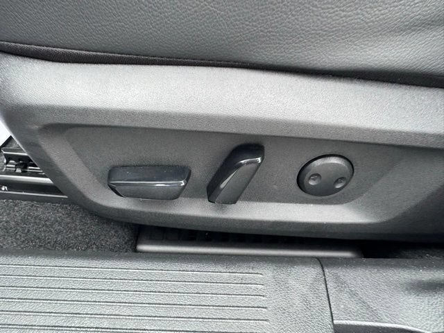 Used 2025 Nissan Rogue SL w/ Tech Package FWD image 21