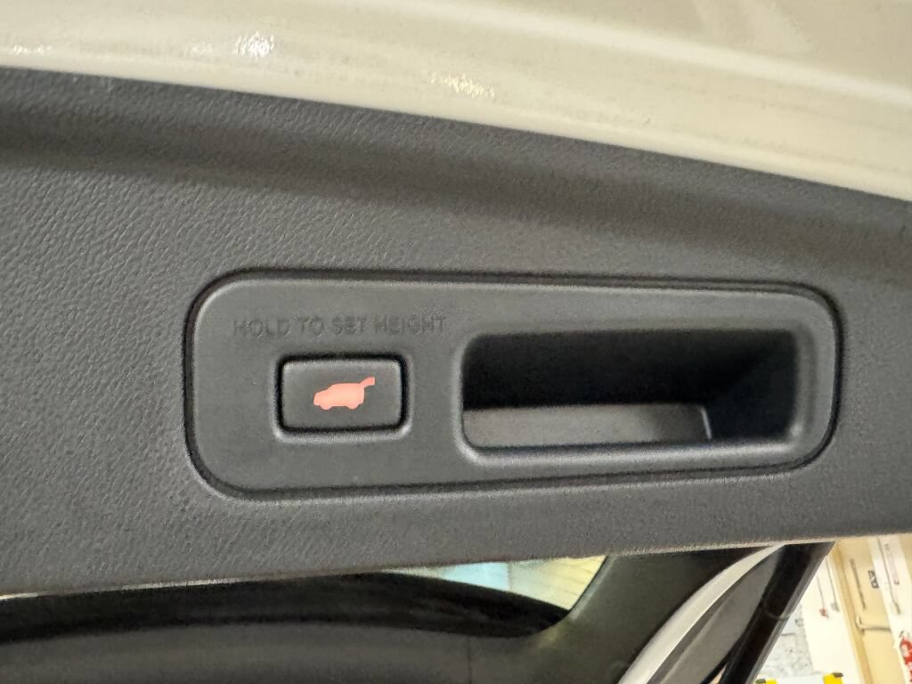 Certified 2023 Acura MDX SH-AWD image 38