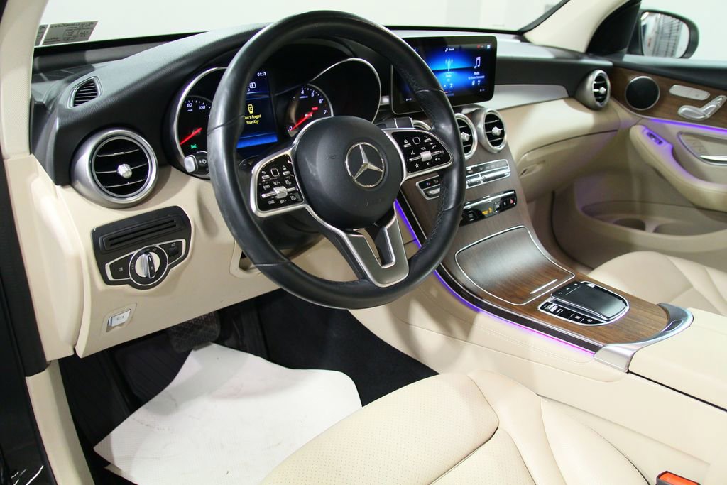 Used 2020 Mercedes-Benz GLC 300 4MATIC image 5