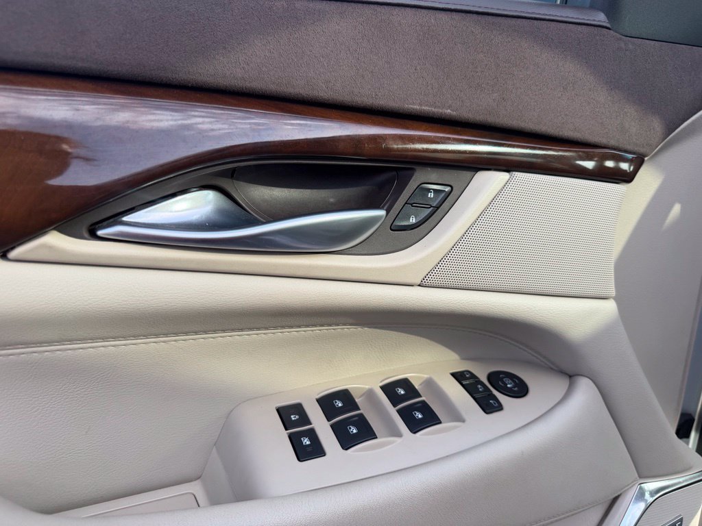 Used 2017 Cadillac Escalade ESV Luxury AWD/4WD image 26
