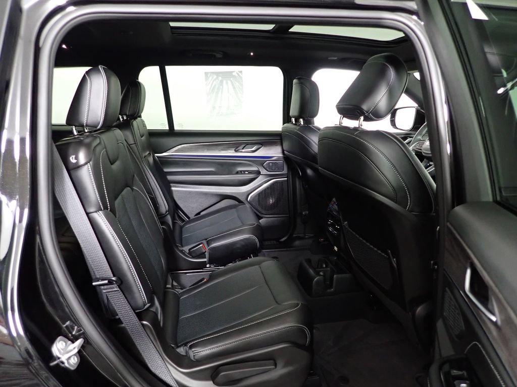 Used 2024 Jeep Grand Cherokee L Overland AWD/4WD image 40