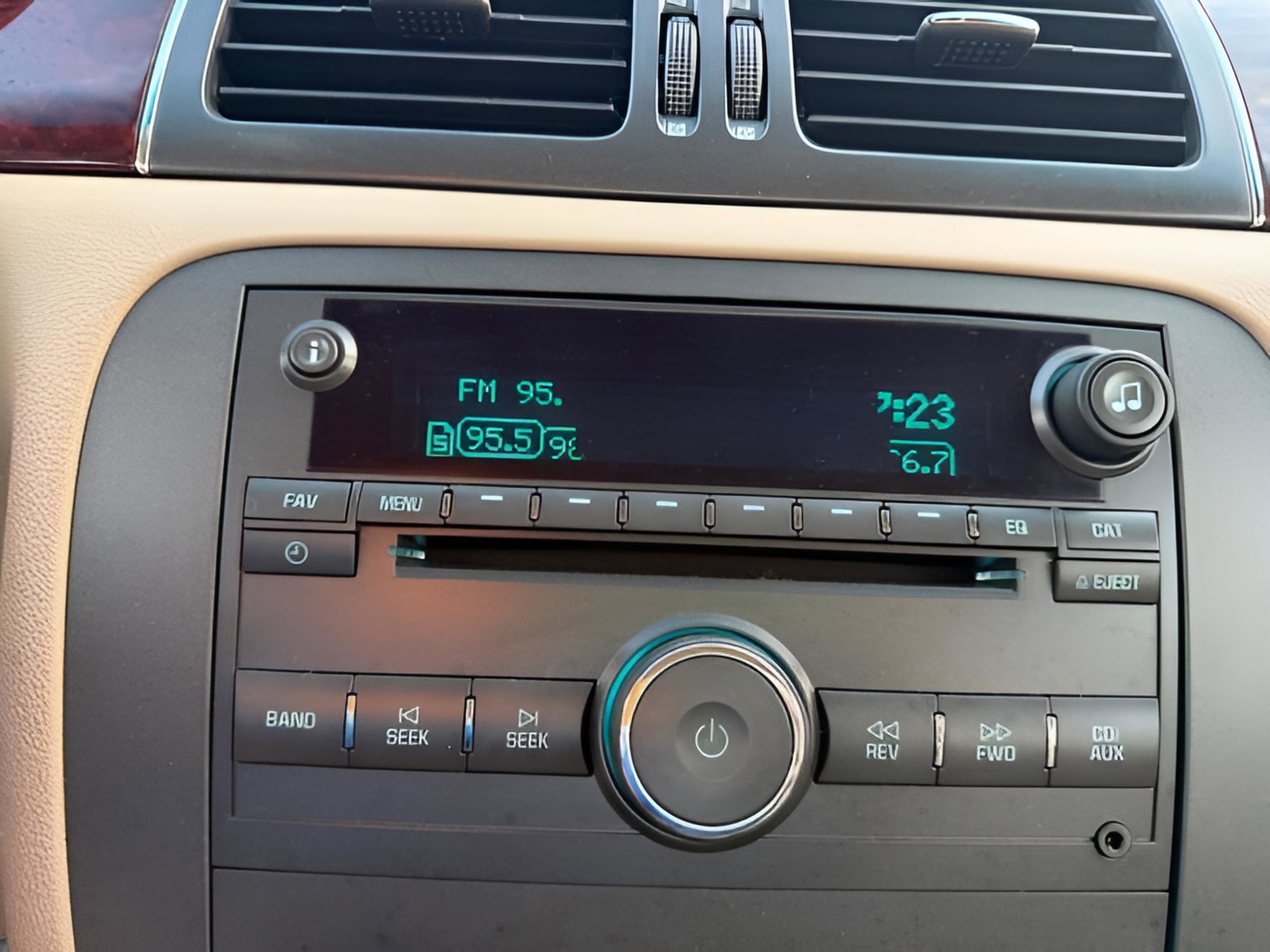 Used 2008 Buick Lucerne CXL w/ Driver Confidence Package FWD image 16