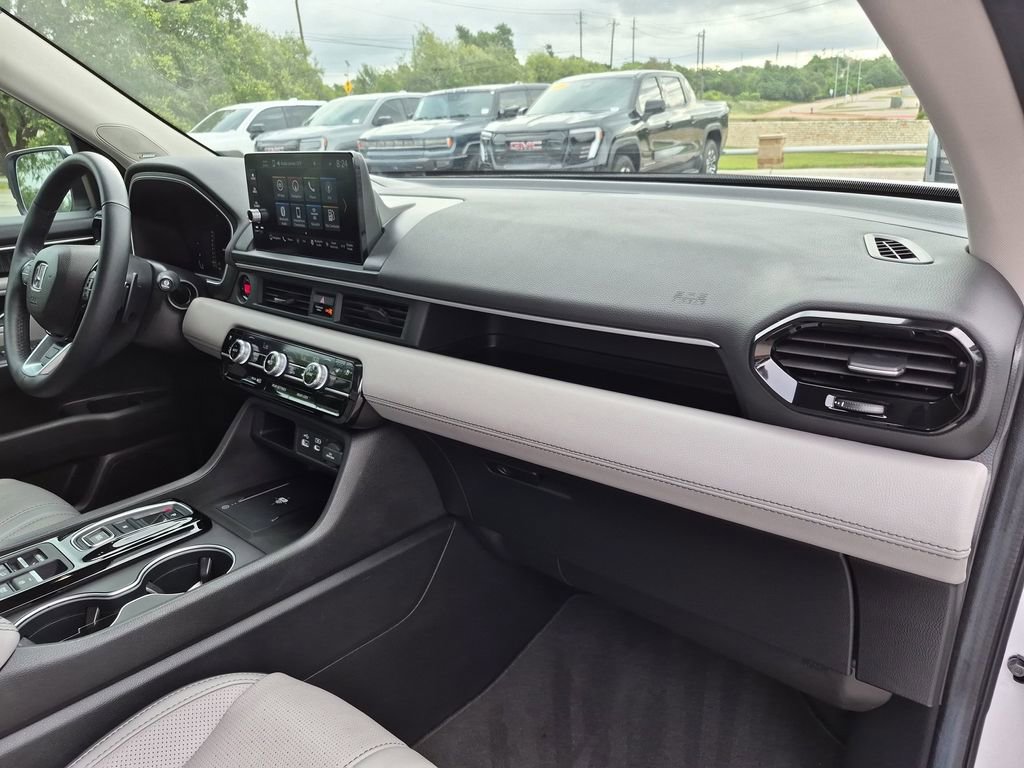 Used 2024 Honda Pilot Elite image 39