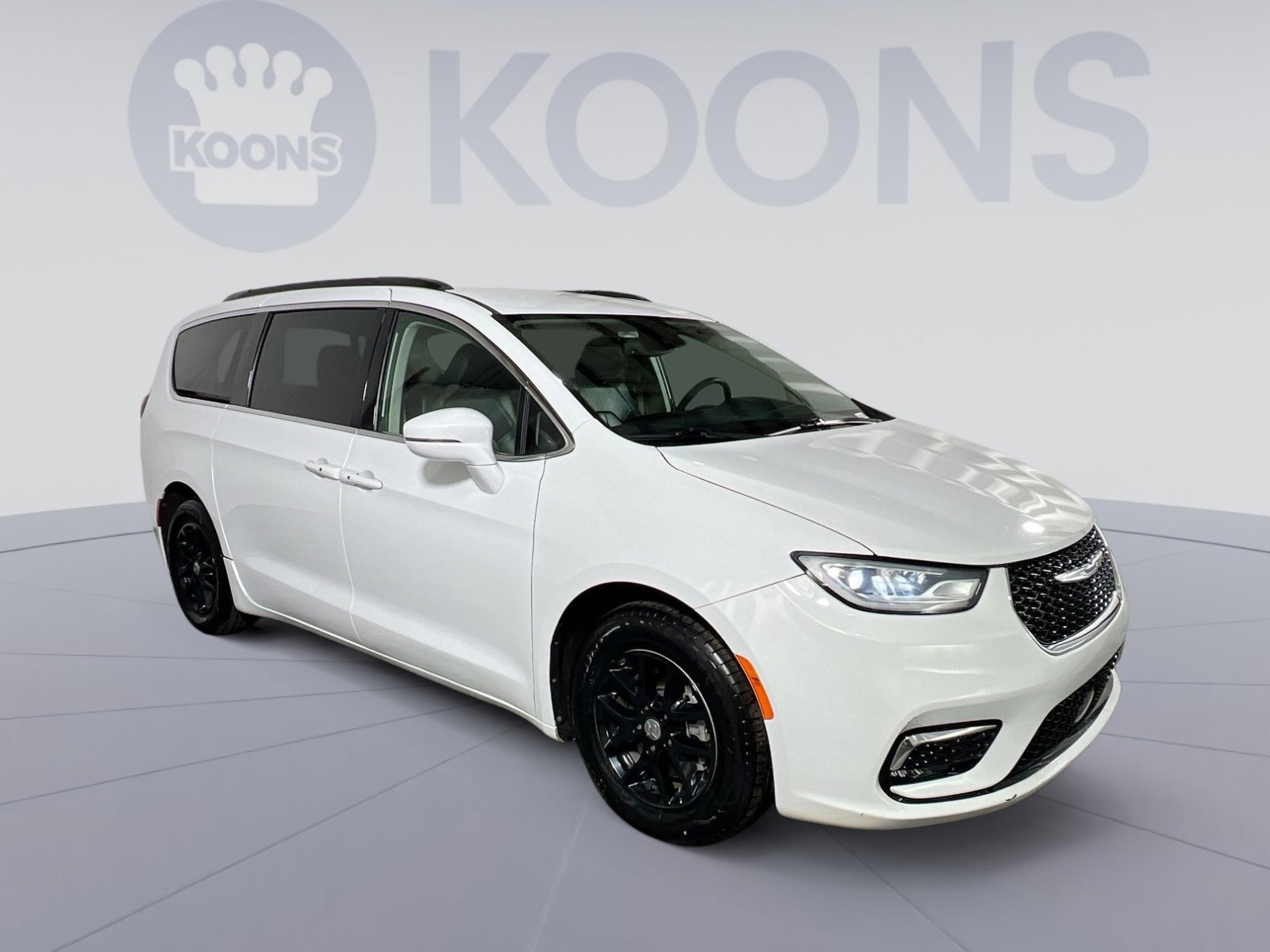 Used 2022 Chrysler Pacifica Touring-L image 7