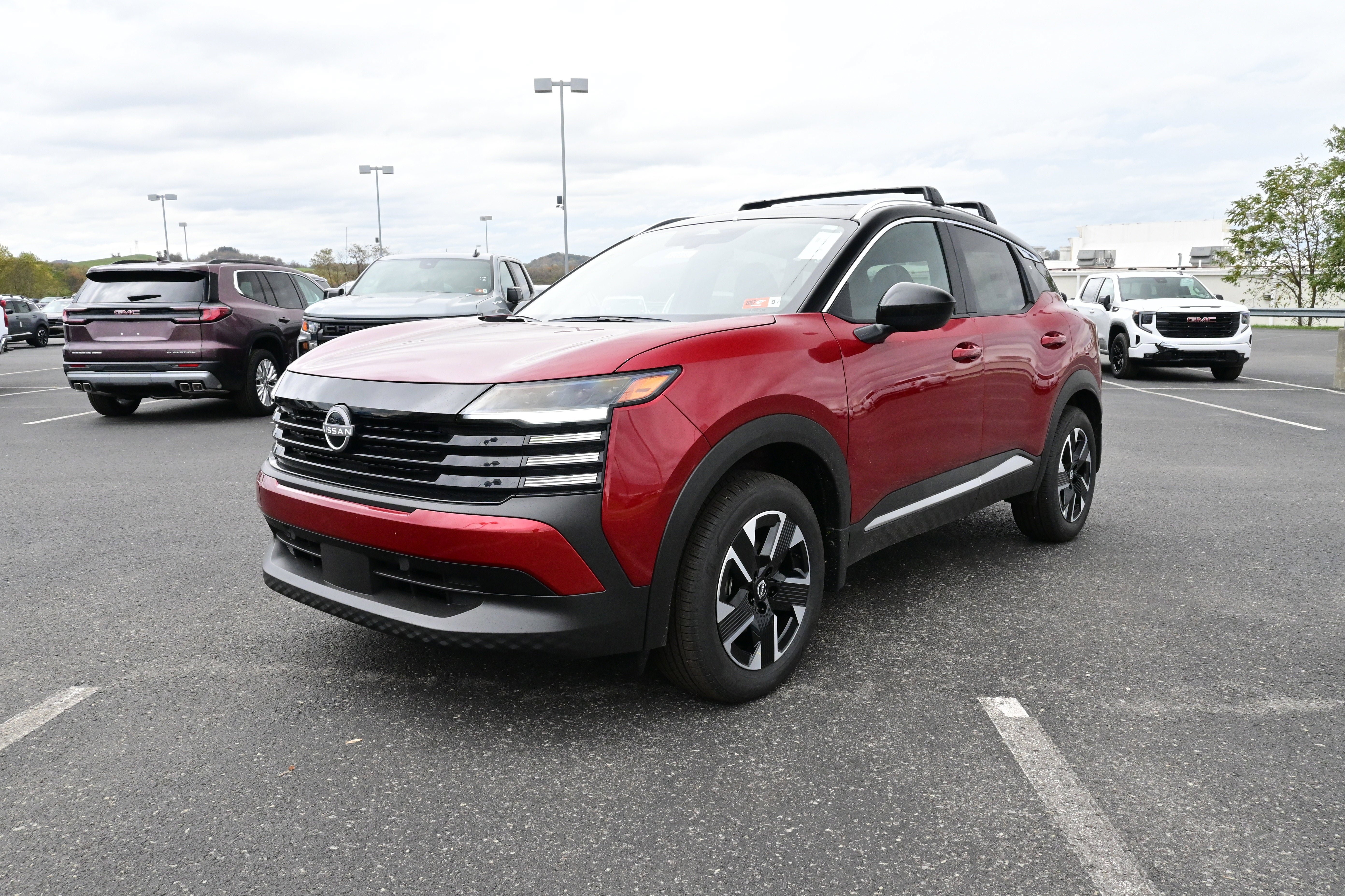 New 2026 Nissan Kicks SV w/ SV Premium Package AWD/4WD image 4