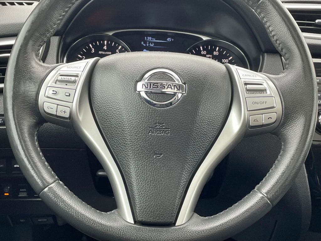 Used 2015 Nissan Rogue SL image 23