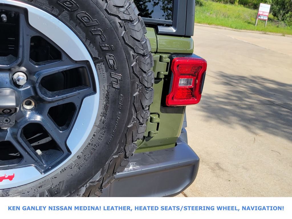 Used 2022 Jeep Wrangler Rubicon w/ LED Lighting Group AWD/4WD image 13