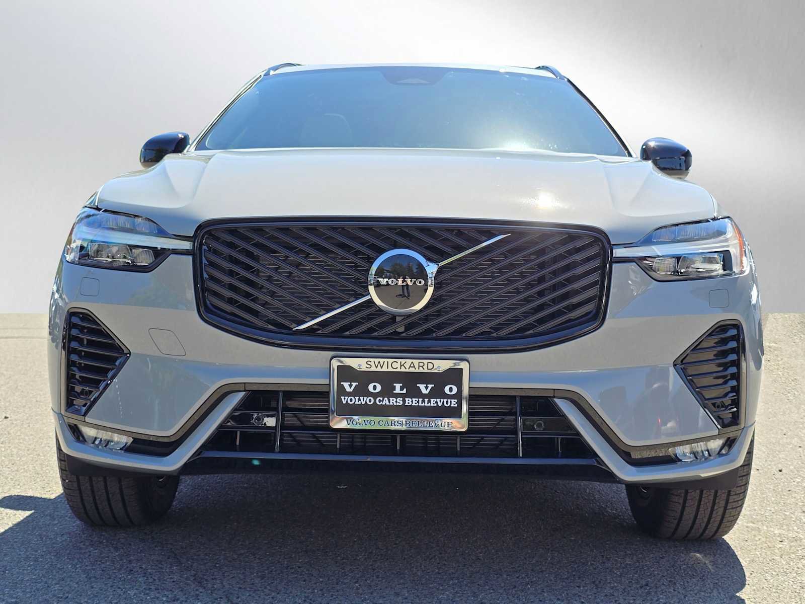 New 2026 Volvo XC60 B5 Core w/ Climate Package AWD/4WD image 8
