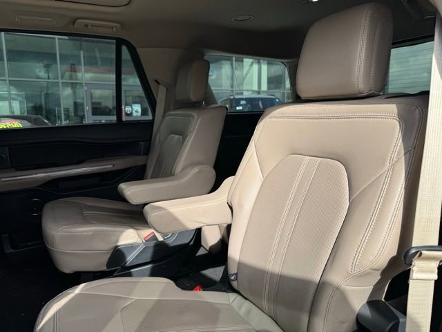 Used 2024 Ford Expedition Limited image 13