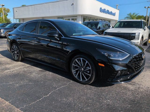 Certified 2023 Hyundai Sonata Limited w/ Cargo Package FWD image 2