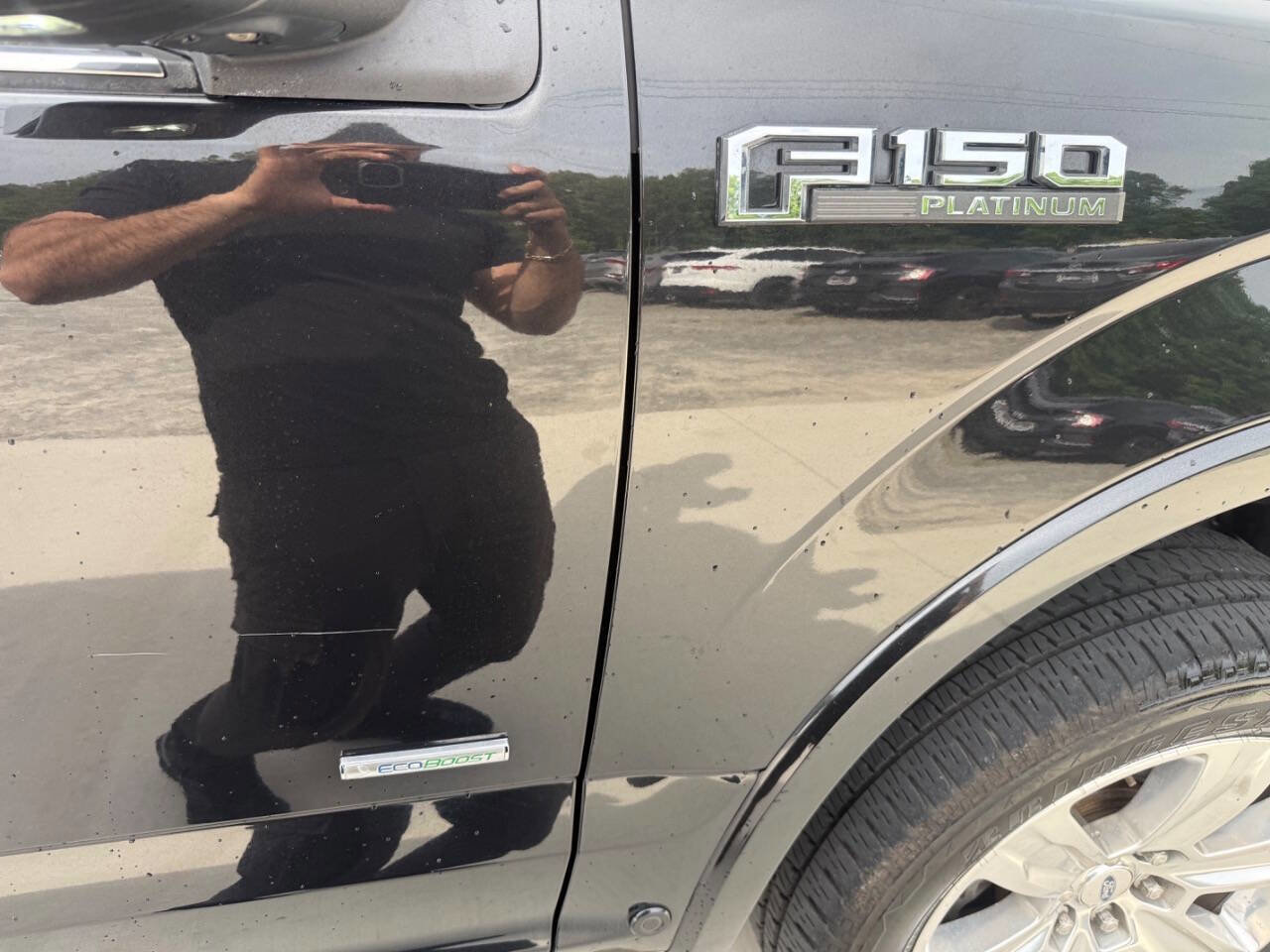 Used 2015 Ford F150 Platinum w/ Equipment Group 701A Luxury AWD/4WD image 36